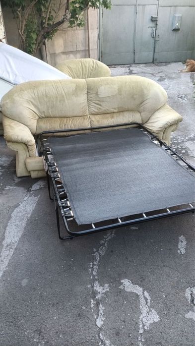 Набір диван і два крісла