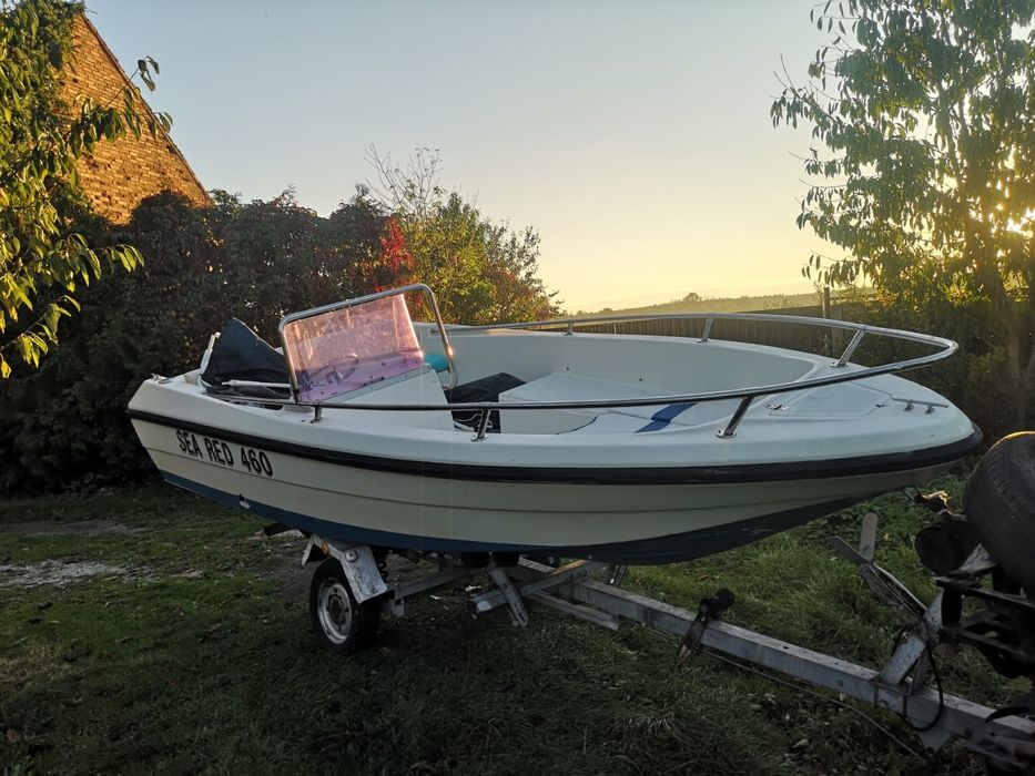 Łódź motorówka jacht