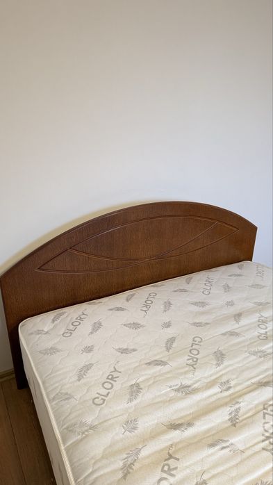 Ліжко з матрасом