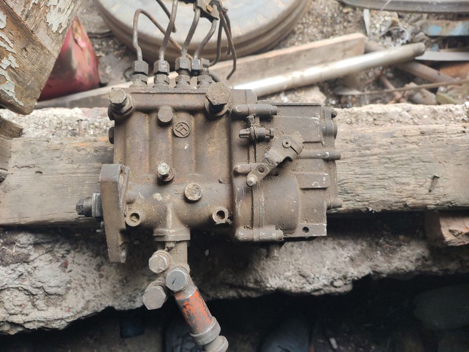 Продам топливную с форсунками UN-053