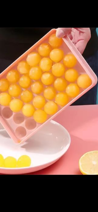 Лебідь, полуниця, лимон для заварювання чаю, форми для льоду