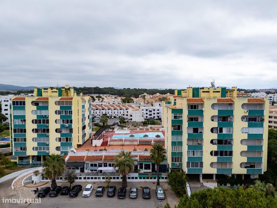Apartamento T1 com varandas e vista mar no Parque das Amendoeiras — Vi