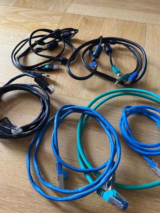 Kabel, kable, pudło z kablami