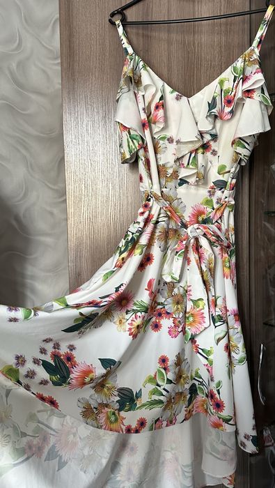 Платье с цветочным принтом