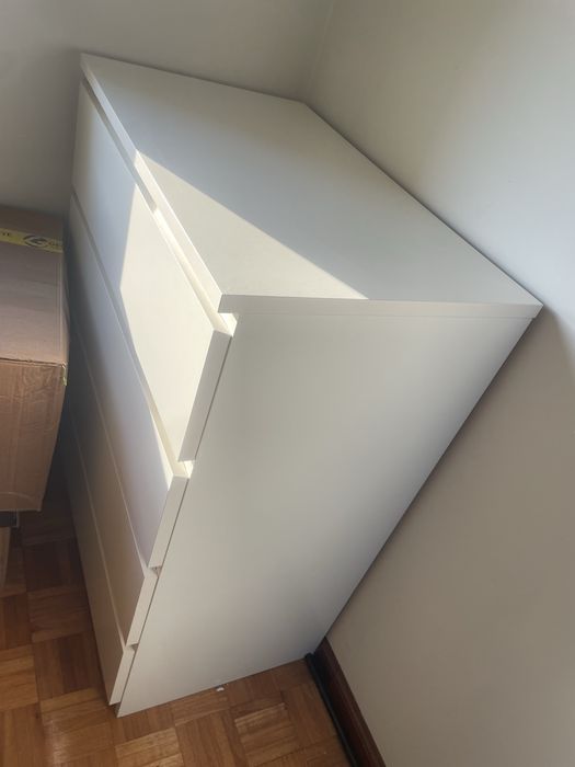 Cómoda quarto branco ikea