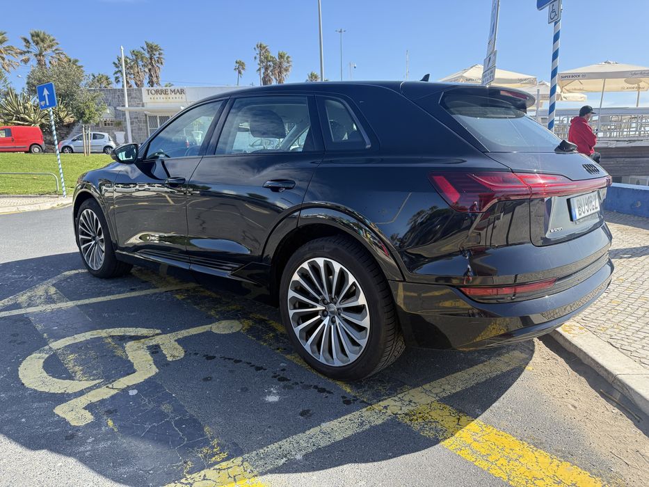 Audi e-tron 55 quattro - com Teste e Certificado de baterias