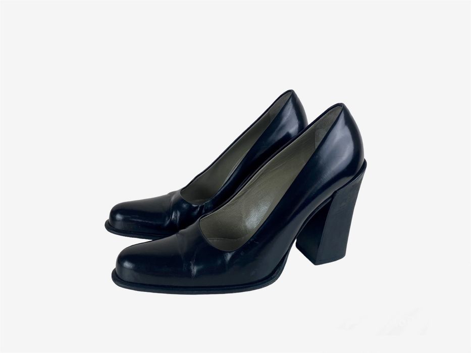 Жіночі туфлі Prada
