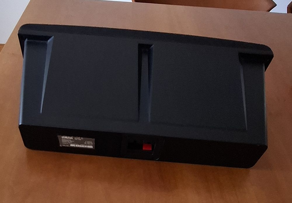 Coluna Yamaha NS-C60