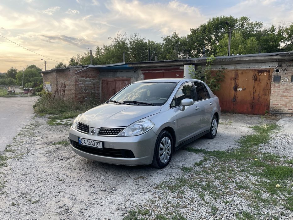 Продам Nissan Tiida АКПП 1.6 гбо  в класному стані