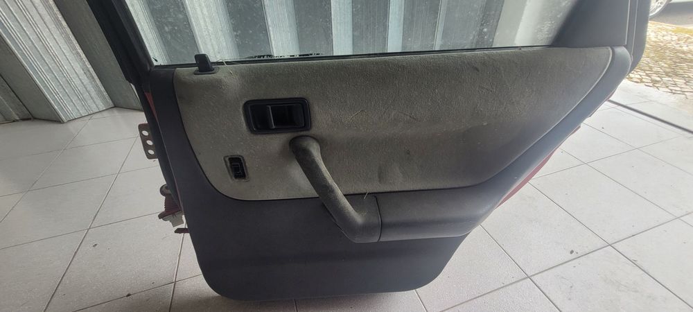 Mazda 323f BG - Porta traseira e frontal lado direito