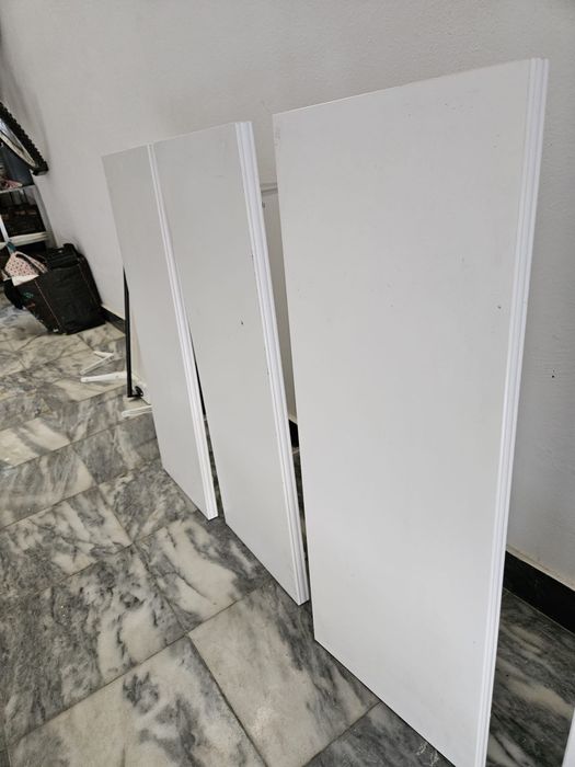 Várias Prateleiras Ikea BERGSHULT