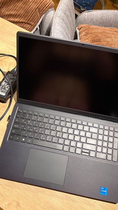 Ноутбук Dell Vostro 3520