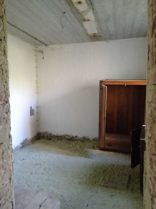 Будинок та земельна ділянка 0,5 га в дуже гарному місці близько Львова