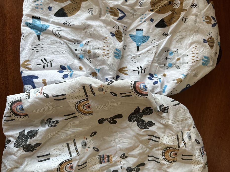 Непромокаючі простирадла на резинці у візочок, одне муслін