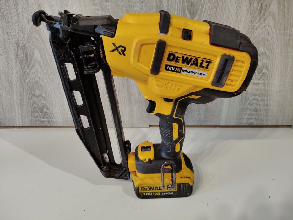 Dewalt DCN660 aku gwozdziarka 18v 4.0ah bezszczotkowa