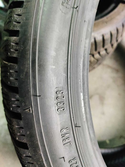 R18 235 40 шини зимові Dunlop Winter Sport 5 гарний стан преміум шини