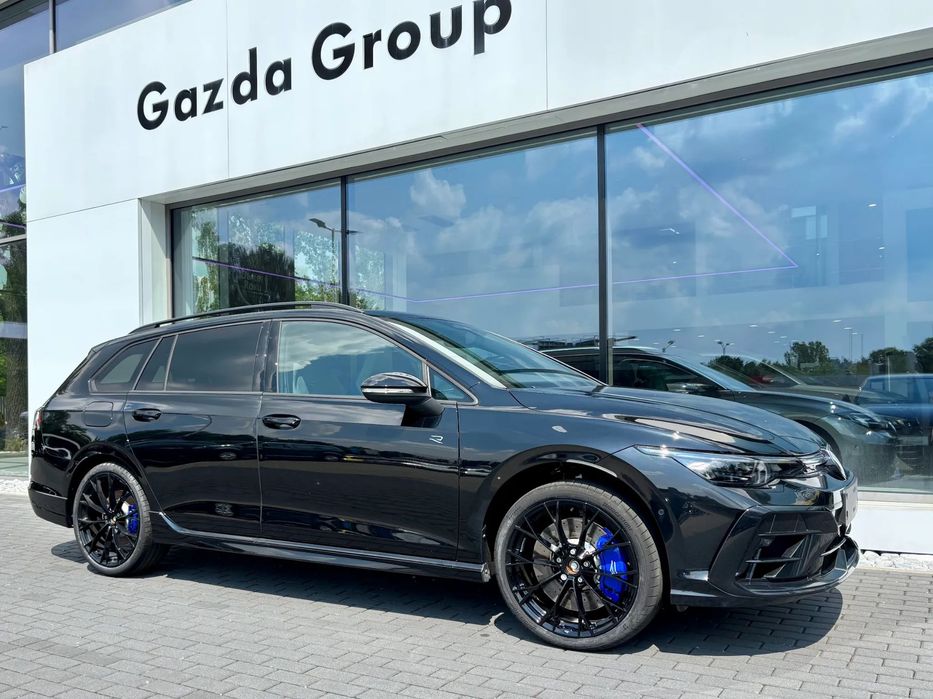 Volkswagen Golf Adaptacyjne zawieszenie / Hak / Pakiet Performance Plus / Black Style