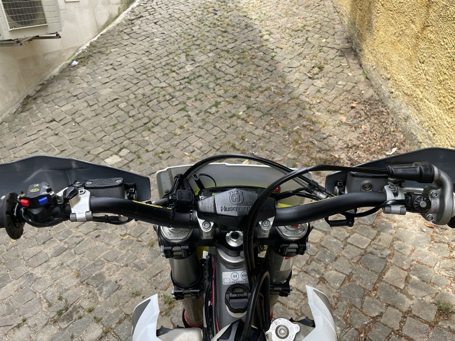 Husqvarna TE 300 i 2022