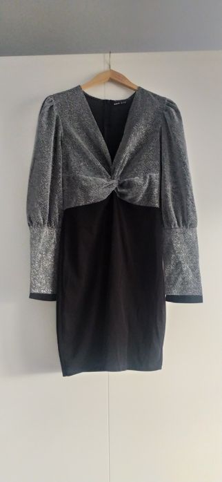 Sukienka mini na sylwestra srebrna nitką brokat bufiaste rękawy