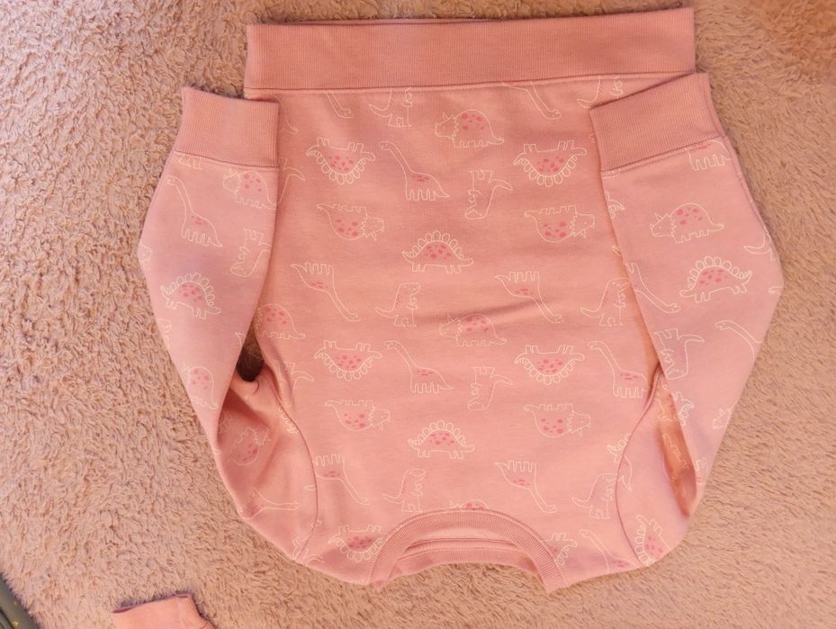 Bluzy  5 T ( 116) - 5 sztuk plus dresik
