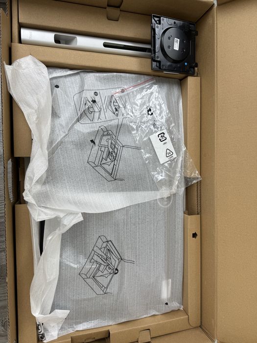 Monitor Dell P2722HE 27” IPS Full HD USB-C – jak nowy