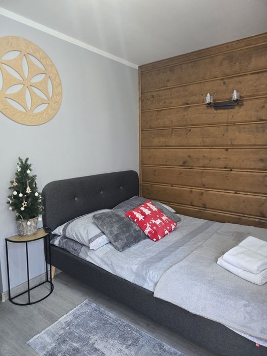 Wolne miejsca    300 m od dworca