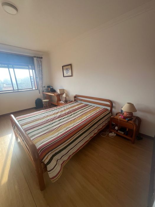 Vendo cama de casal 140x200