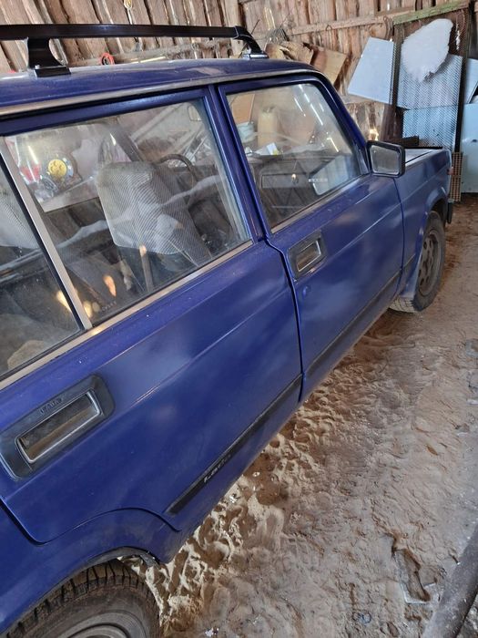 Автомобіль ВАЗ 2104