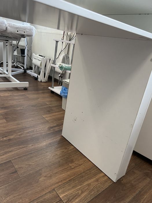 Манікюрний стіл  для двох майстрів