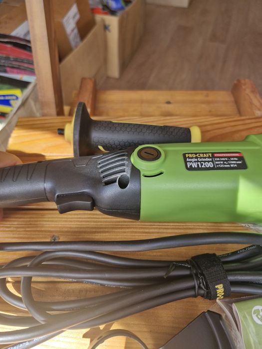 Продам нову  болгарку prokraft pw 1200