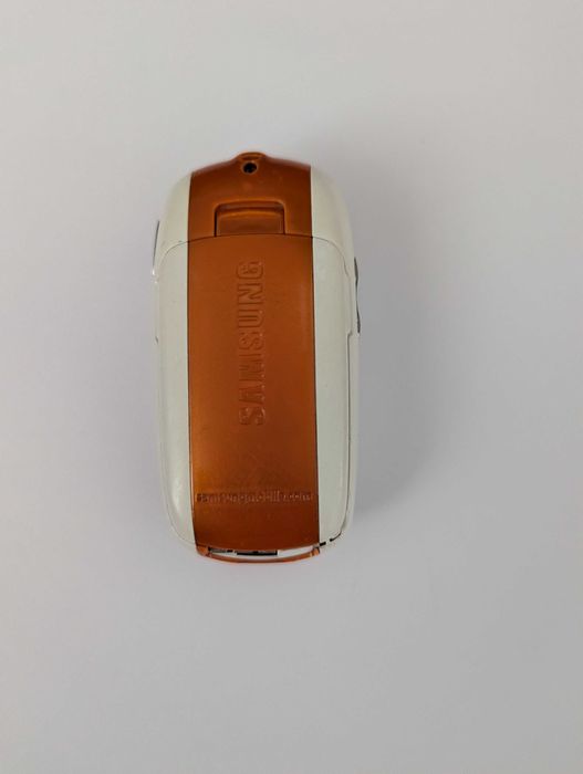 Телефон Samsung E530, жабка,кнопочний,мобільний,розкладушка оранжевий