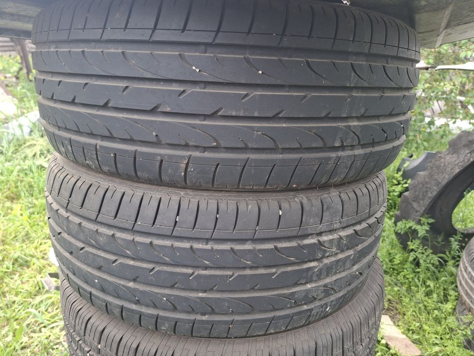 Шины резина Bridgestone 235 45 19 пара