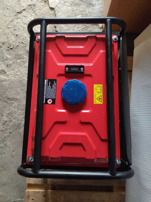 Генератор бензиновый  RZ3900CXE (2,8 кВт)