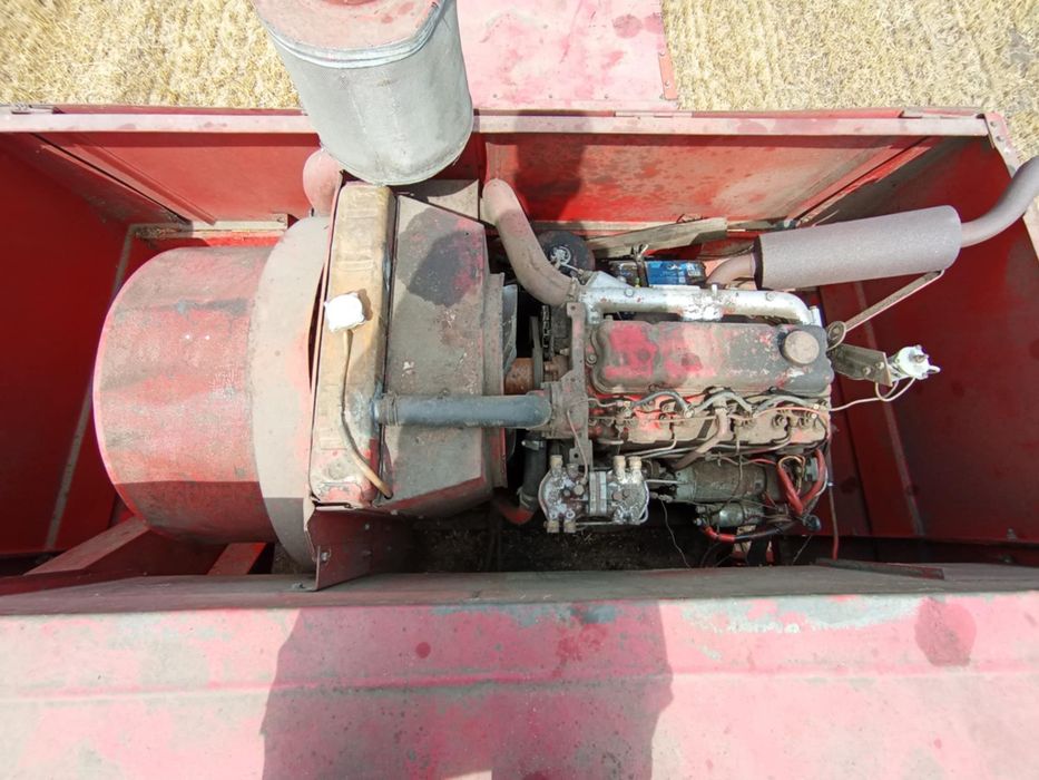 Kombajn zbożowy MF 487