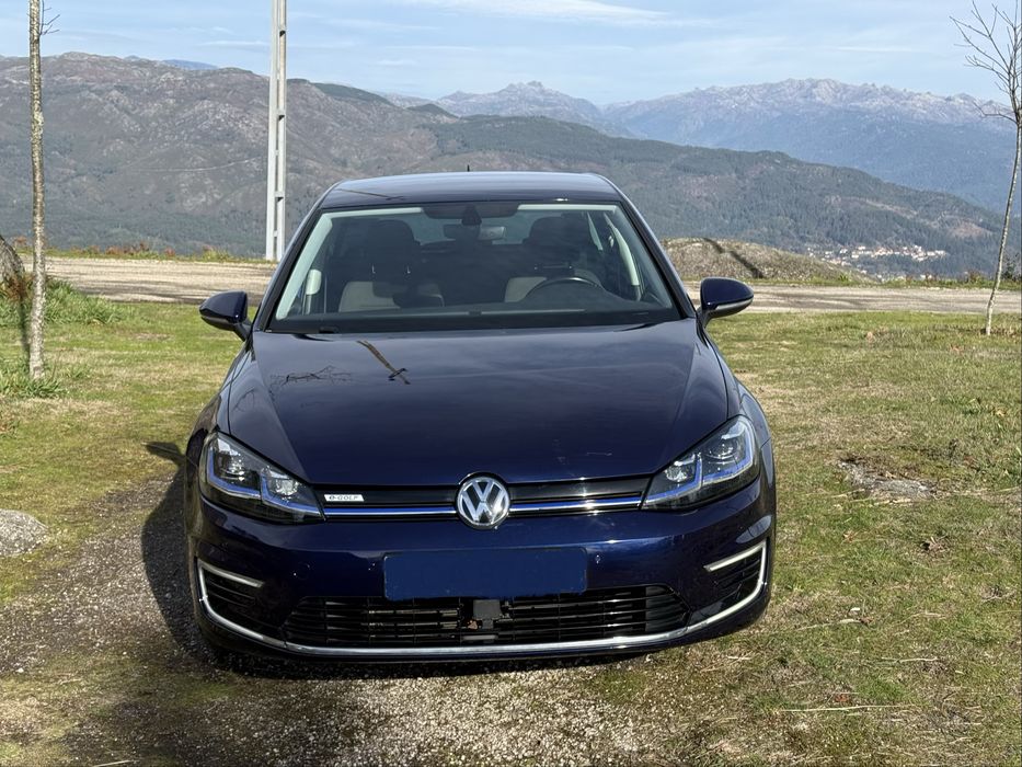 Volkswagen E-Golf 04/2019 cockpit digital