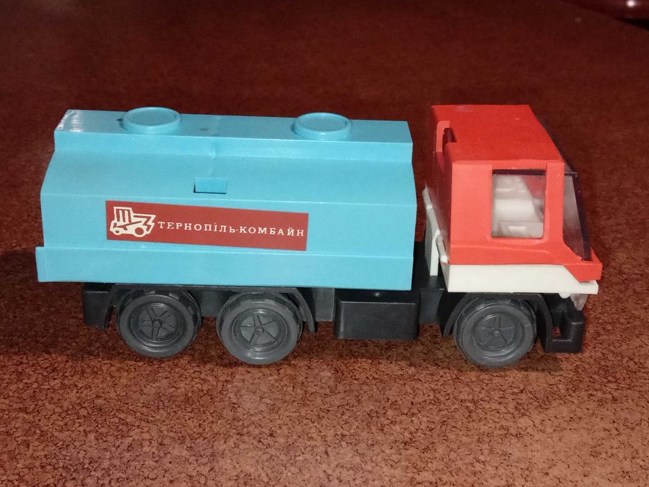 Игрушечные грузовики СССР