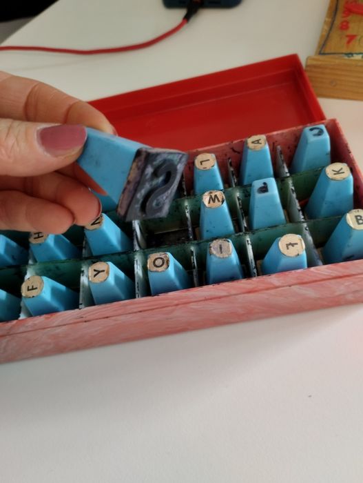 Pieczątki literki z epoki PRL-u