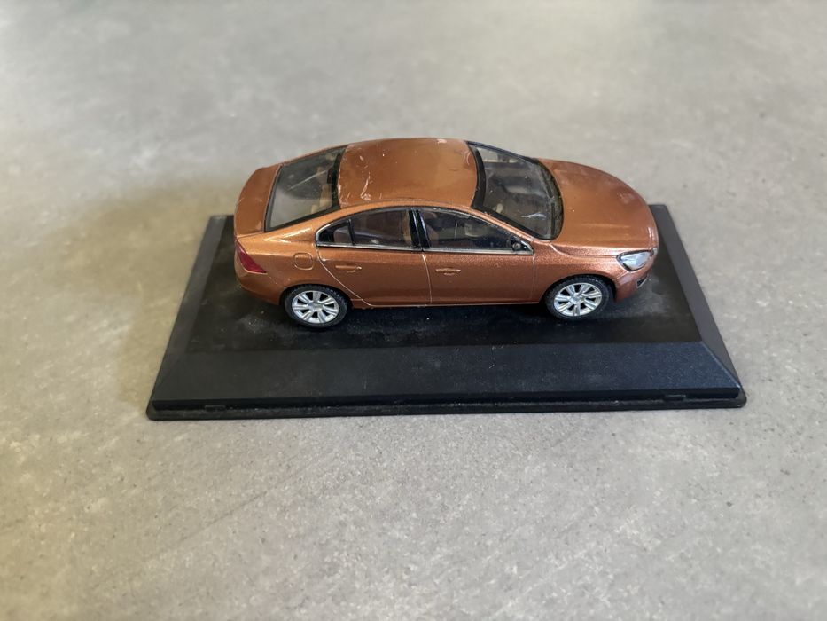 Model Motorart skala 1/43 Volvo S60 niekompletny
