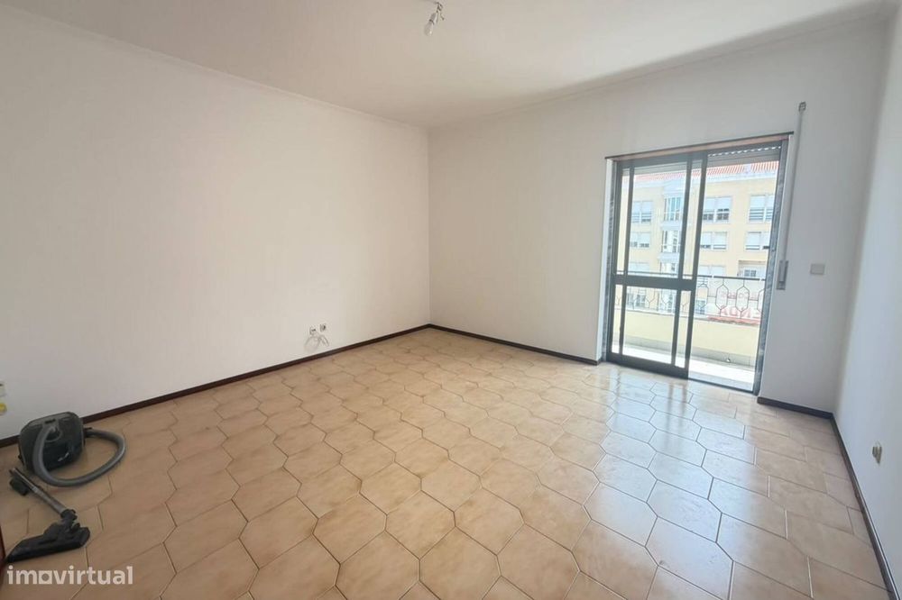 Apartamento T3 com Varandas e Vista Cidade em Torres Vedras