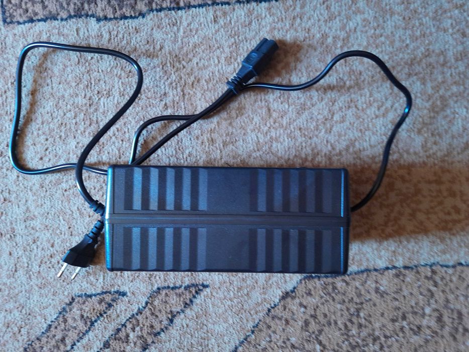 Зарядний пристрій 60V 9A Зарядне літієвої батареї акумулятора 67.2V