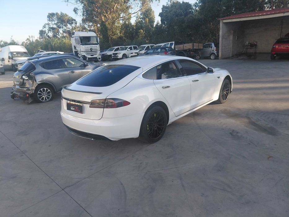 Tesla Model S 85  2013