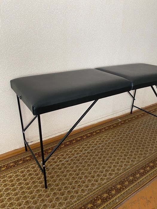 Кушетка, масажний стіл
