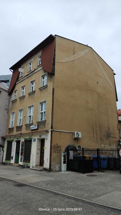 Dochodowa kamienica + oficyna na sprzedaż przy gliwickim Rynku
