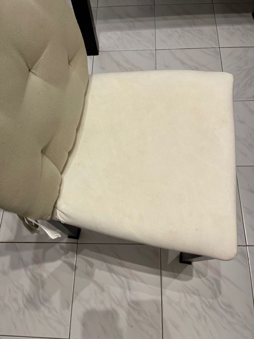 Mesa e cadeiras Muito bom estado
