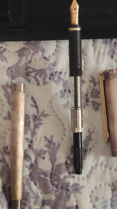 Ouro,Caneta Mont Blanc 18 k ouro ,Caneta e esferográfica com estojo e