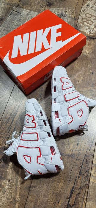Nike air białe sneakersy wysokie czerwony dodatek 40