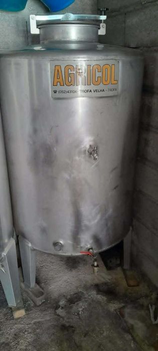 Cubas de Inox para Vinho – 500 L e 1000 L – Excelente Estado