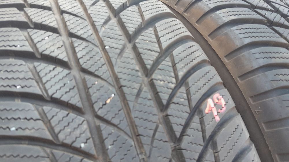 Opony Zimowe 205/60/16.BRIDGESTONE.8 mm.Adres-ZALESIANY 33 A-przy rondzie(niebieskie banery)PISEMNA GWARANCJA