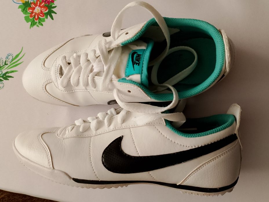 Buty sportowe damskie Nike rozmiar 38,5 wkładka 23