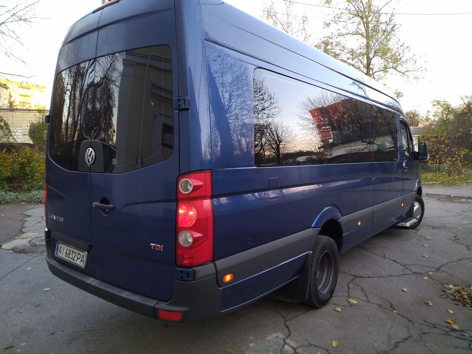 23 посадочних місця + водій